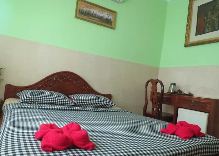 Near Sala Pensjonat 2*
